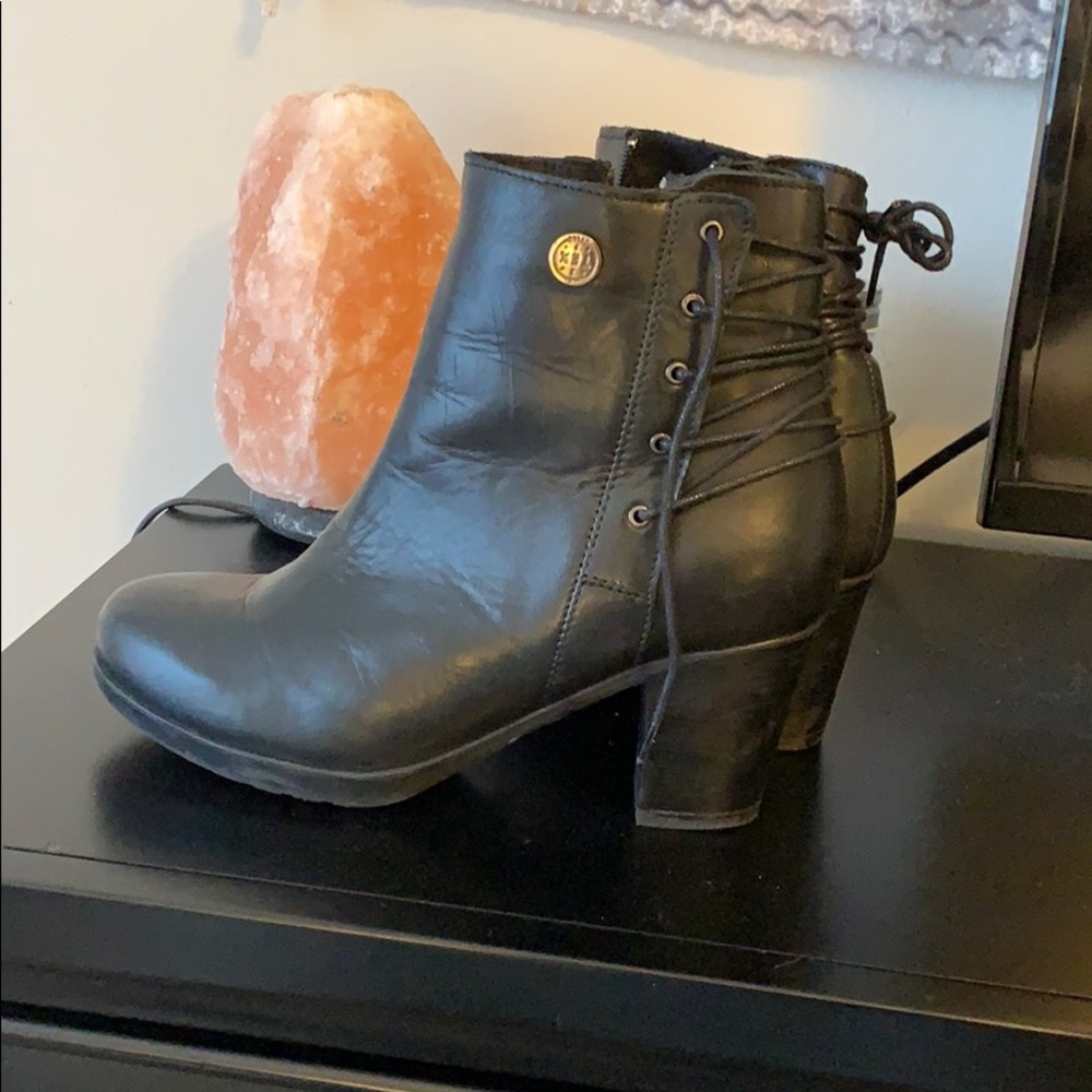 boots - Picture 2 of 6
